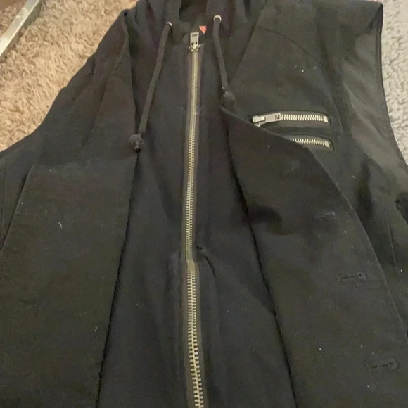 🕺🏼2 for $20 Youth's Guess Vest🕺🏼 - Picture 6 of 8
